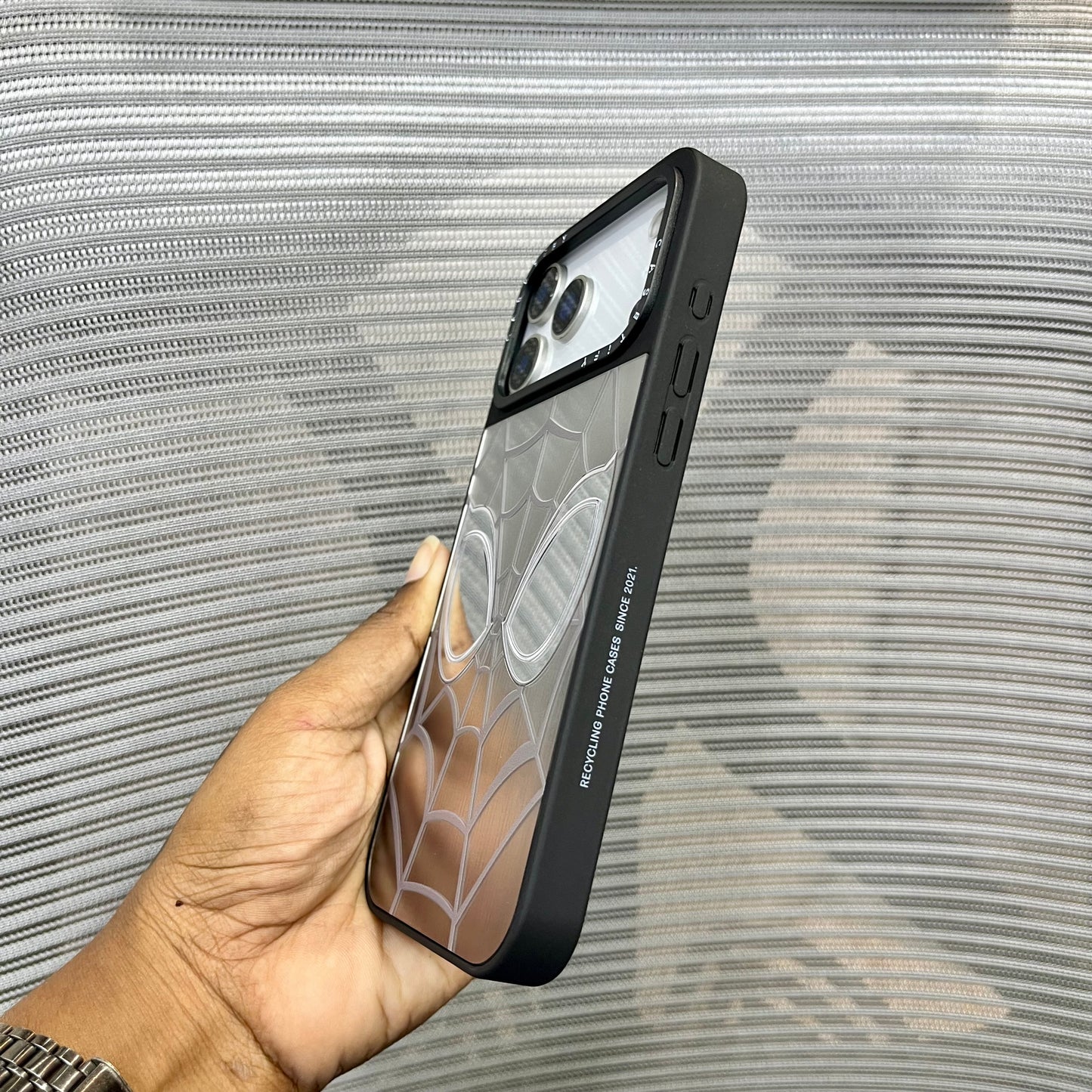 Web Eye Silver Mirror Print iPhone 17 Pro Case