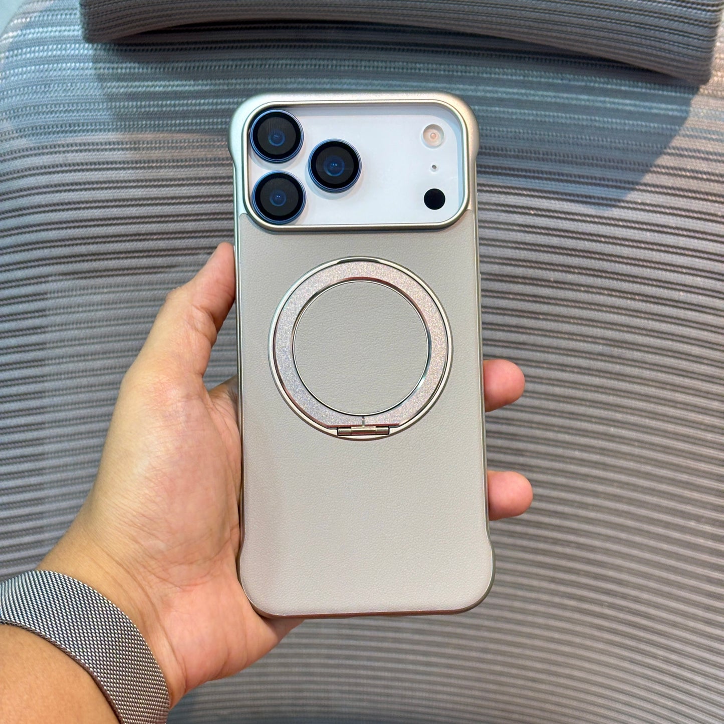 Axis Stand MagSafe iPhone 15 Series Case