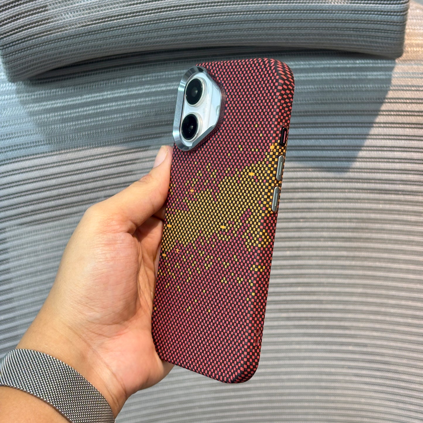 Carbonique MagSafe iPhone 16 Pro Case