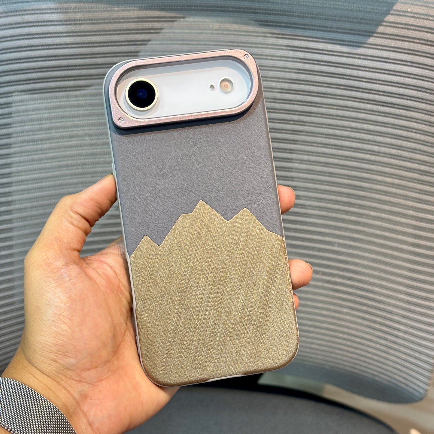 Foiluxe Leather Gloss iPhone 17 Case