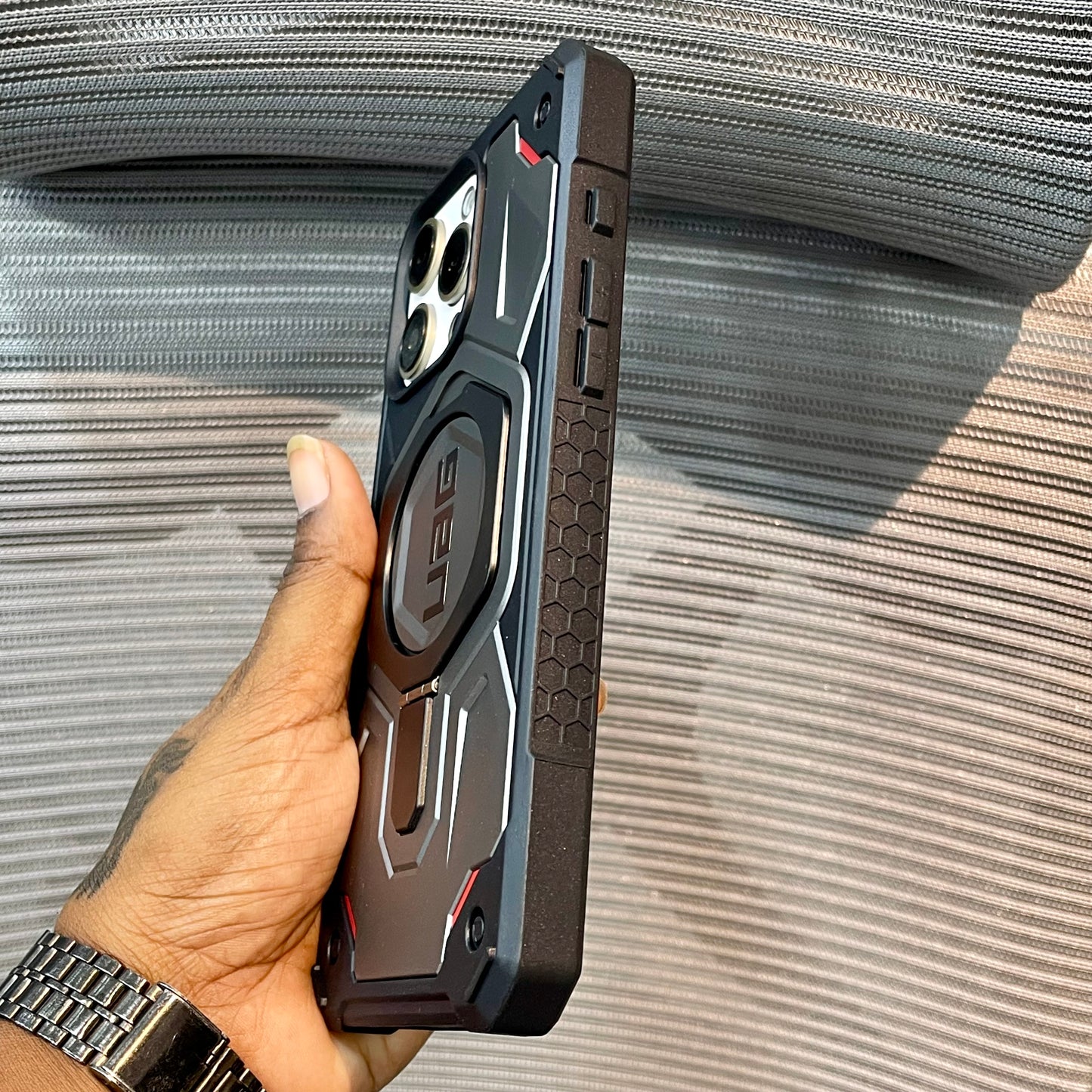 StandCore MagSafe iPhone 16 Pro Case