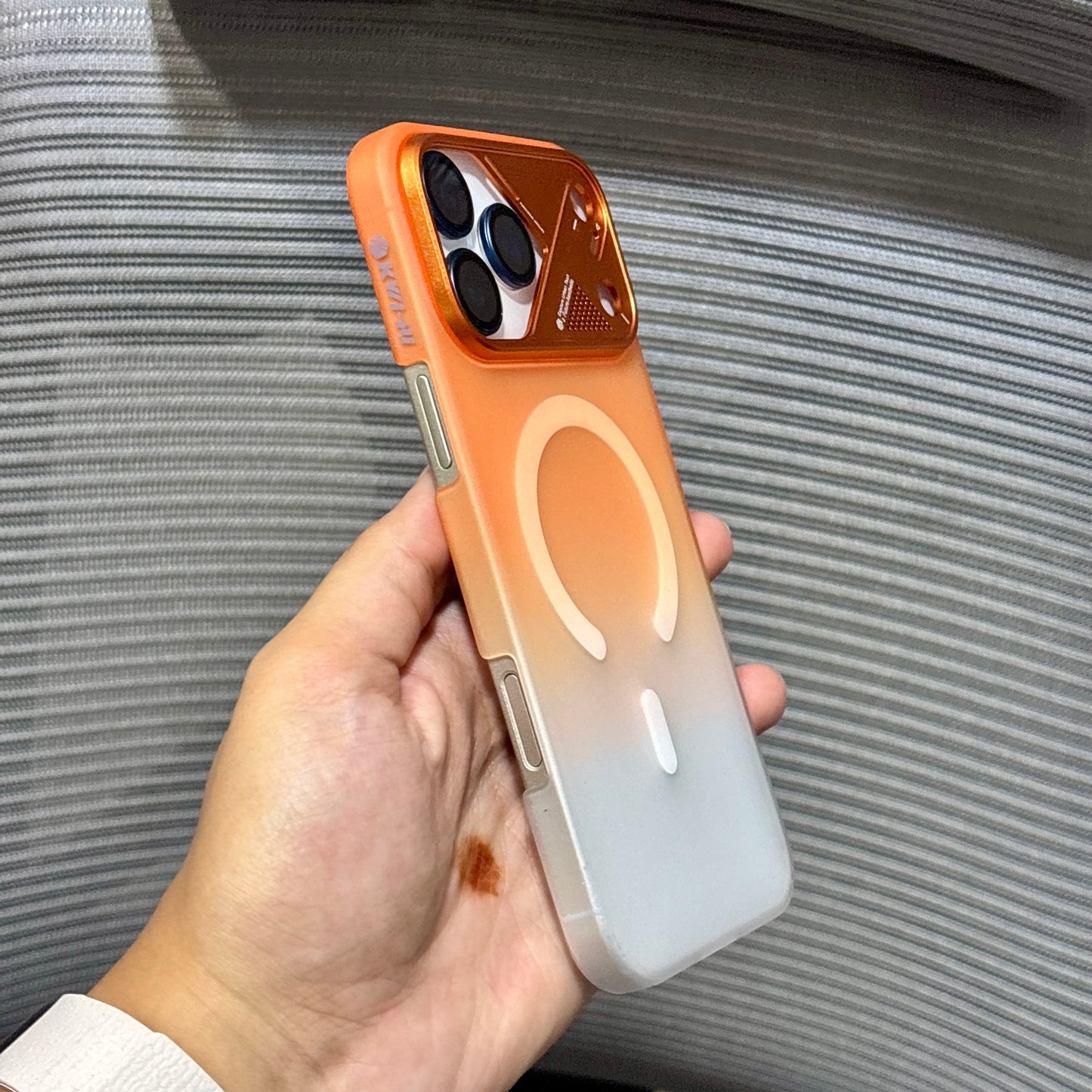 FrostVent MagSafe iPhone 17 Pro Max Case