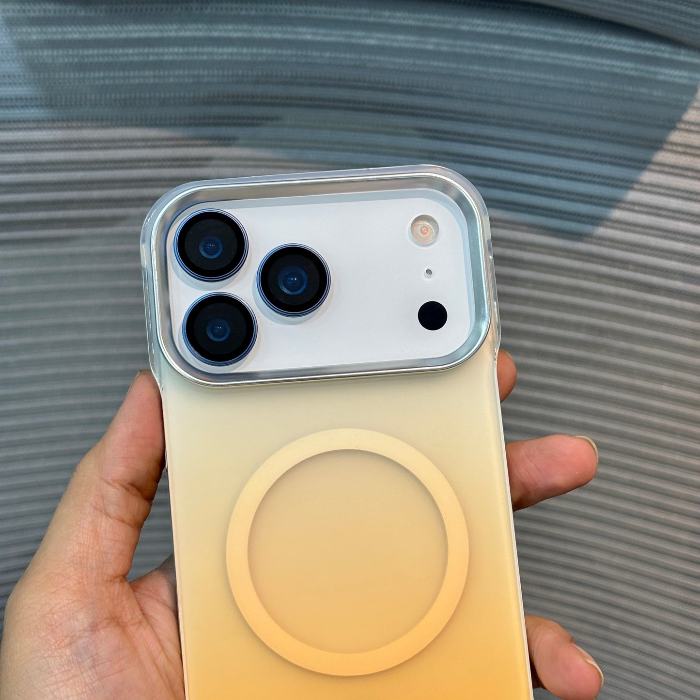 Gradé SoftTone MagSafe iPhone 15 Series Case