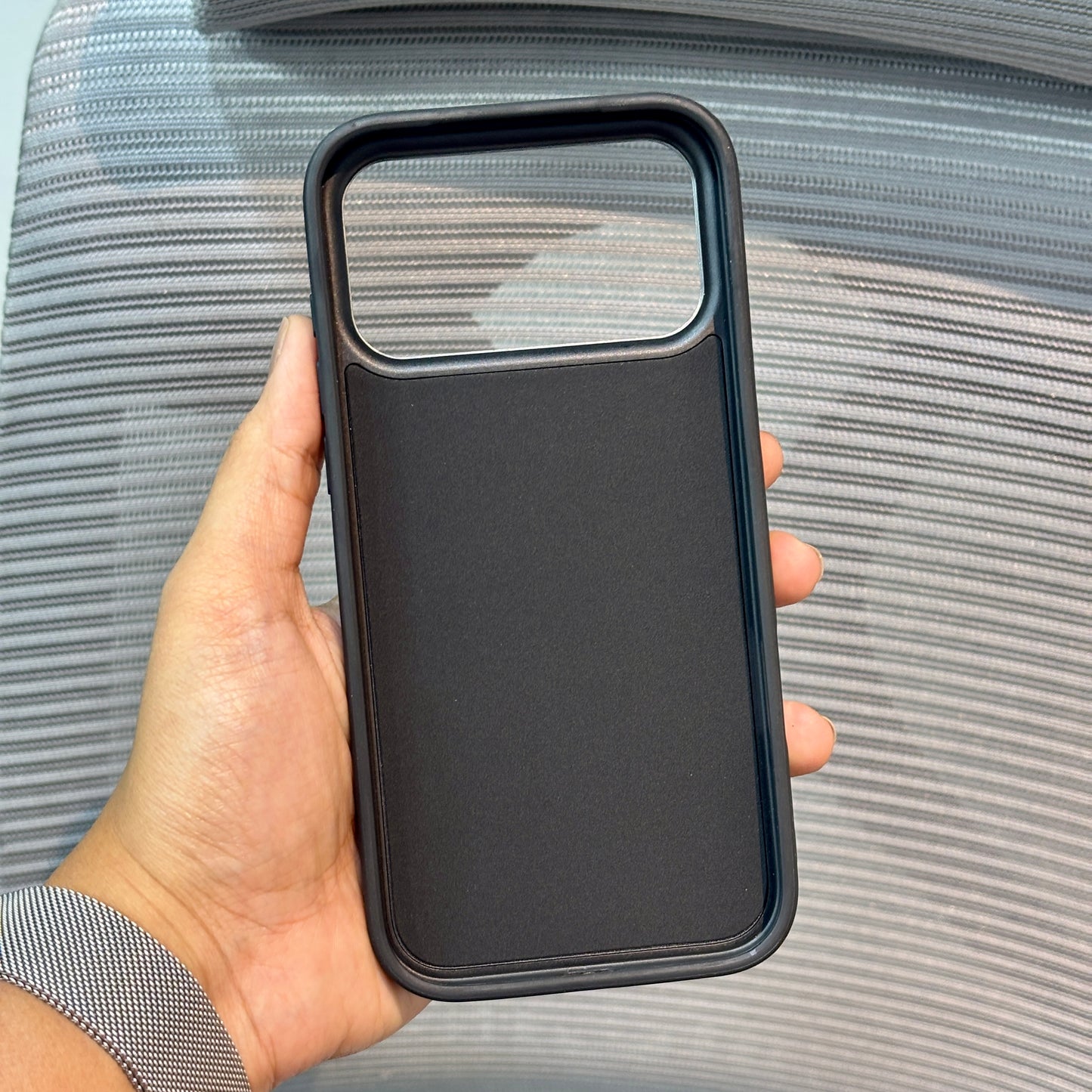 Foiluxe Leather Gloss iPhone 17 Case