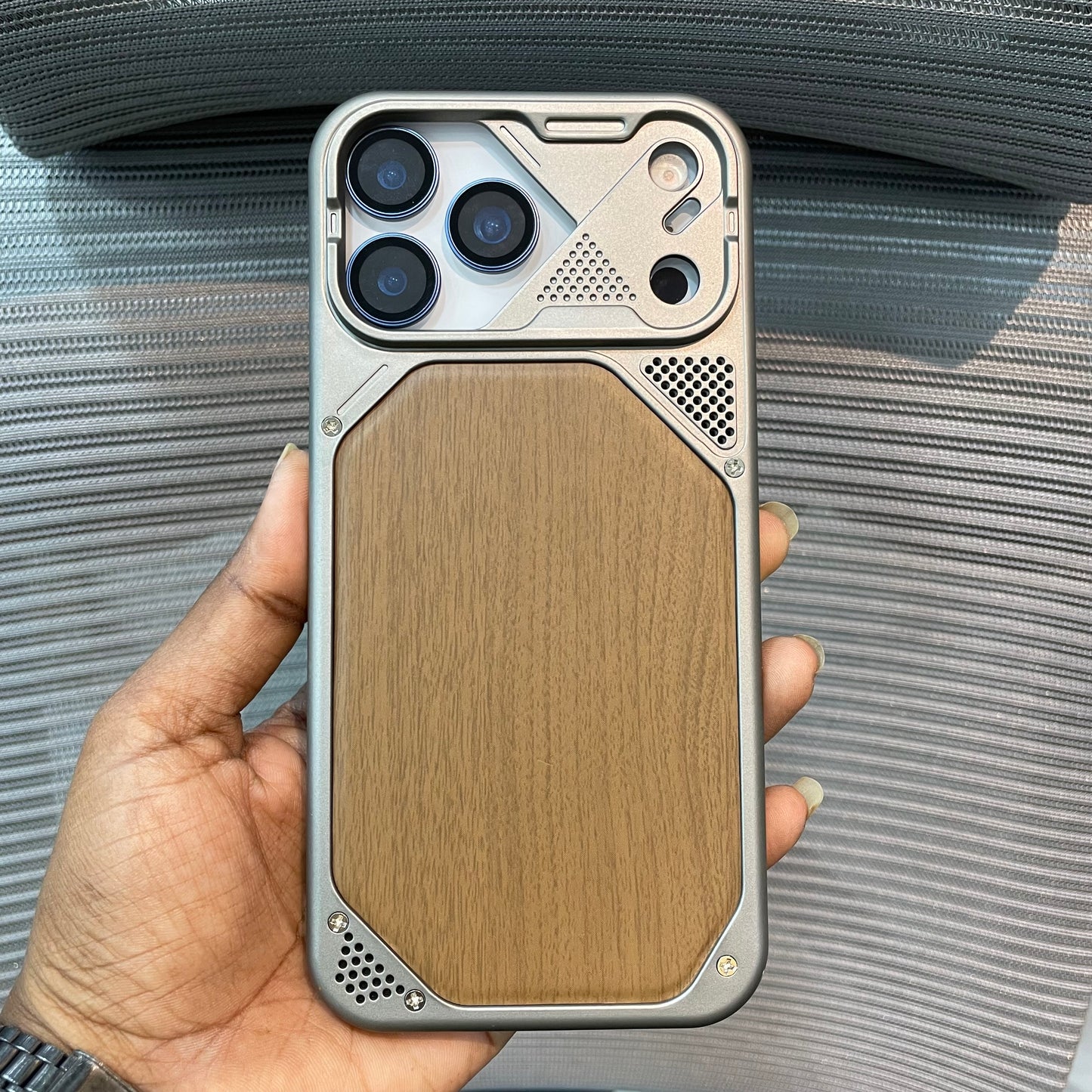 WoodFrame Slim iPhone 17 Pro Case