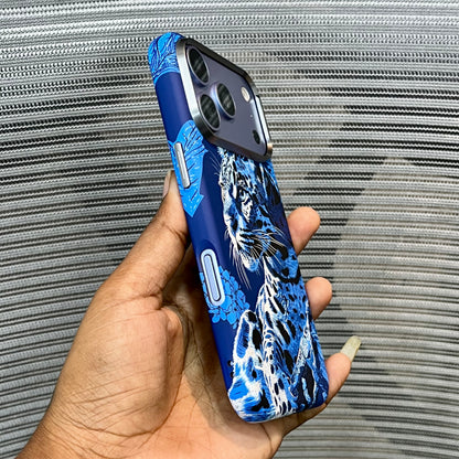 Premium Wildlife Carbon Fiber MagSafe iPhone Case