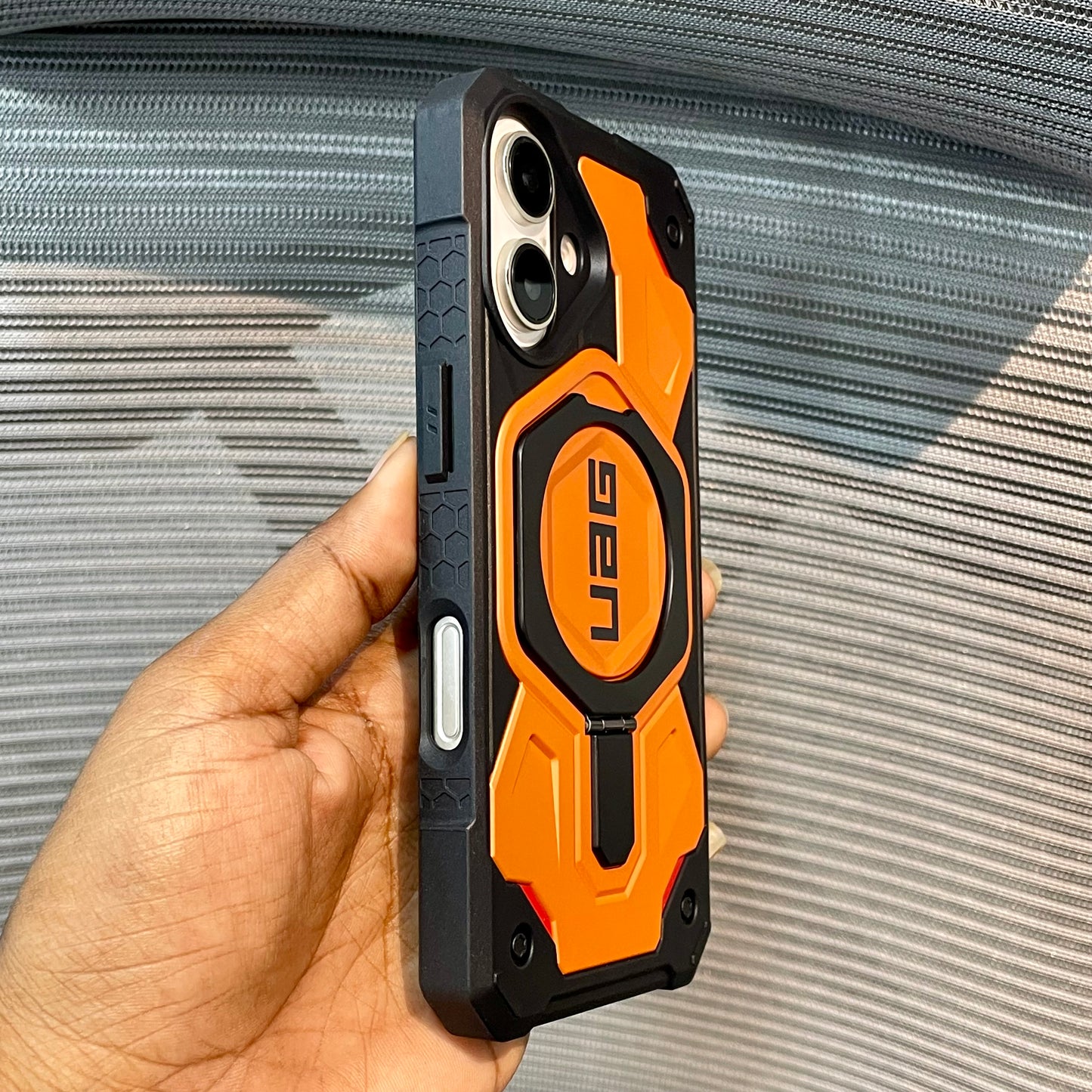 StandCore MagSafe iPhone 17 Pro Case