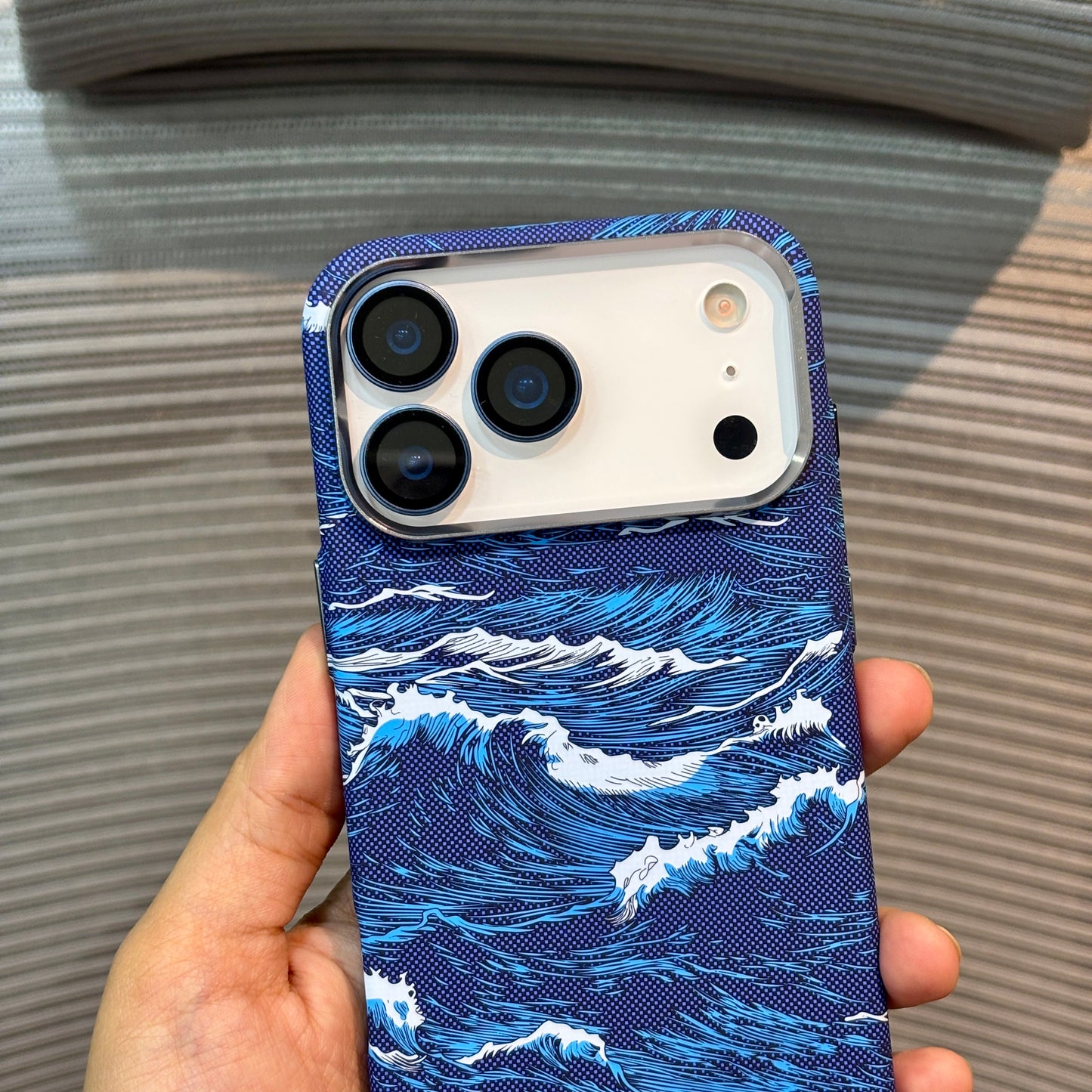 Carbonique MagSafe iPhone 16 Pro Case