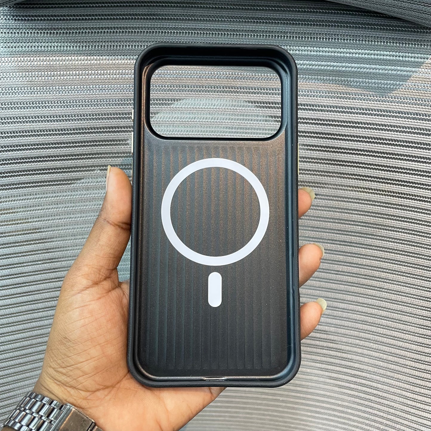 DualTone With WoodÉlite iPhone 17 Pro Case