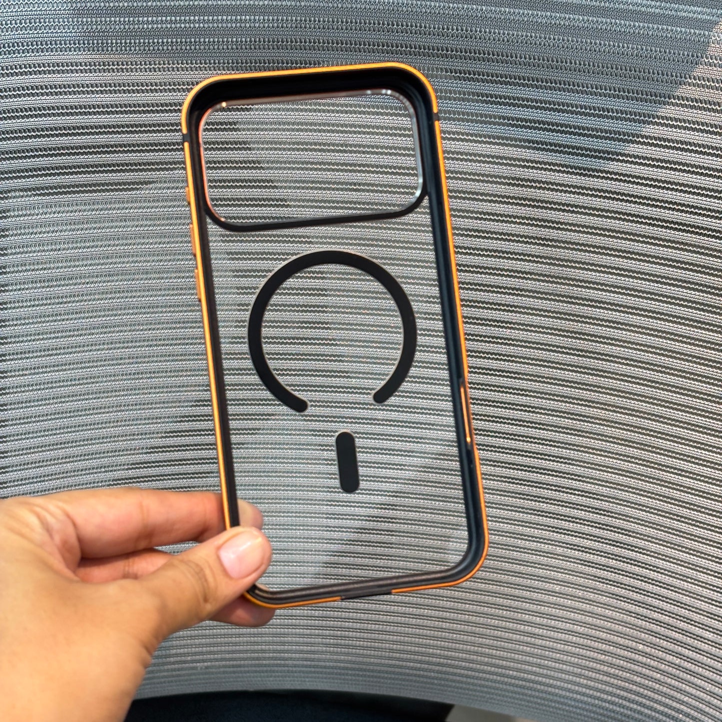 LumiFrame MagSafe iPhone 17 Case