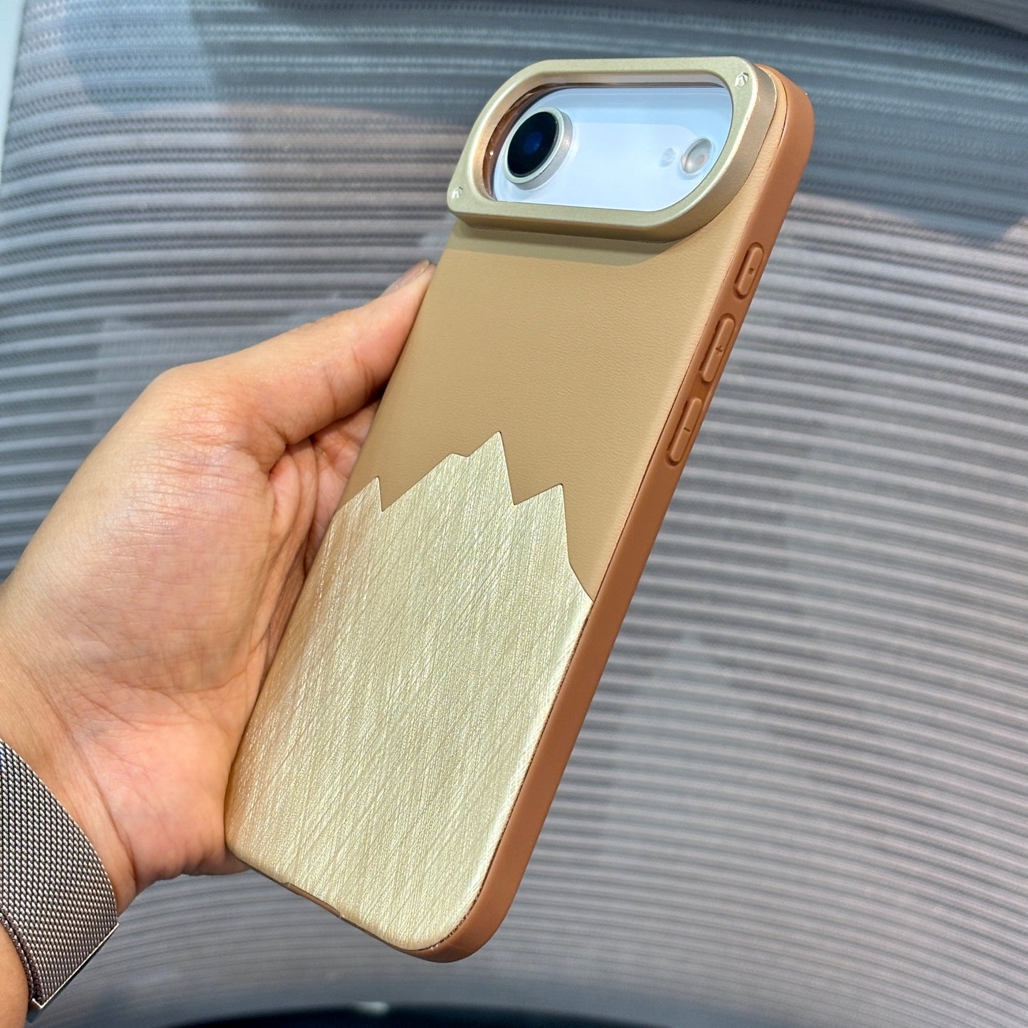 Foiluxe Leather Gloss iPhone 17 Case