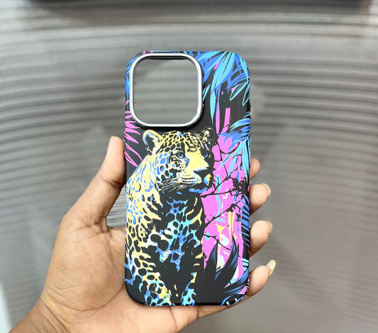 Leopard Texture MagSafe iPhone 16 Pro Cover