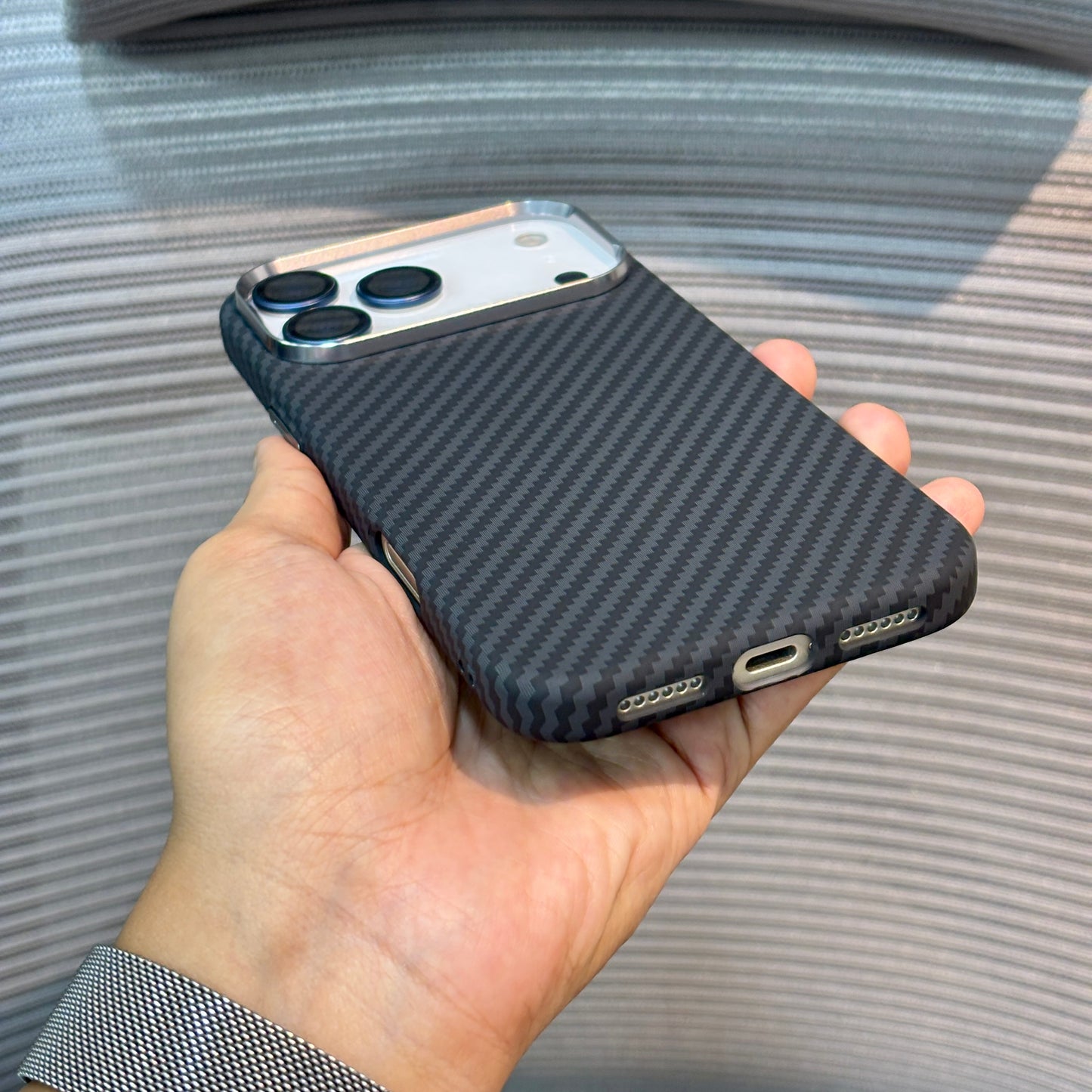 Carbonique MagSafe iPhone 16 Pro Case