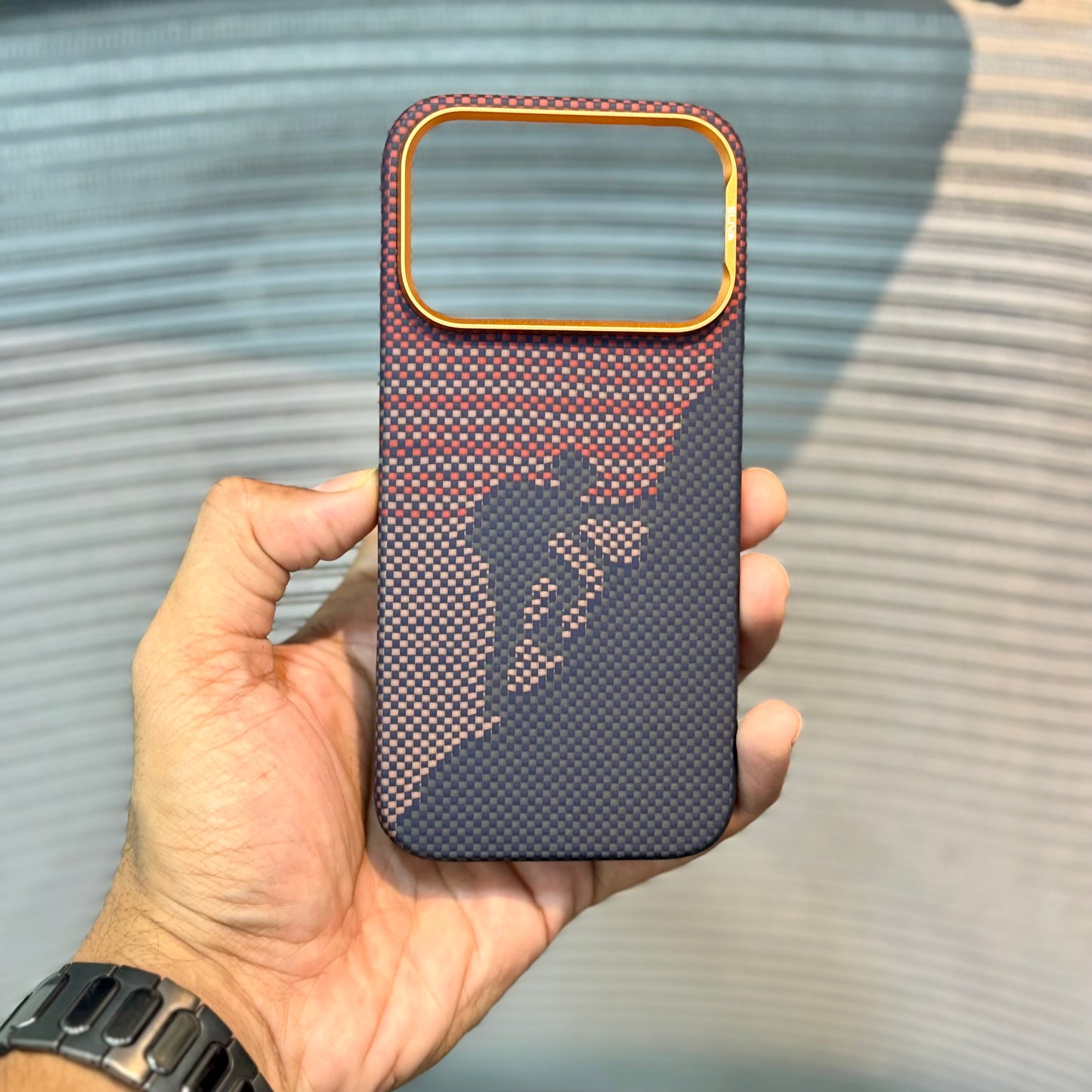 SlimWeave Carbon MagSafe iPhone 17 Pro Case