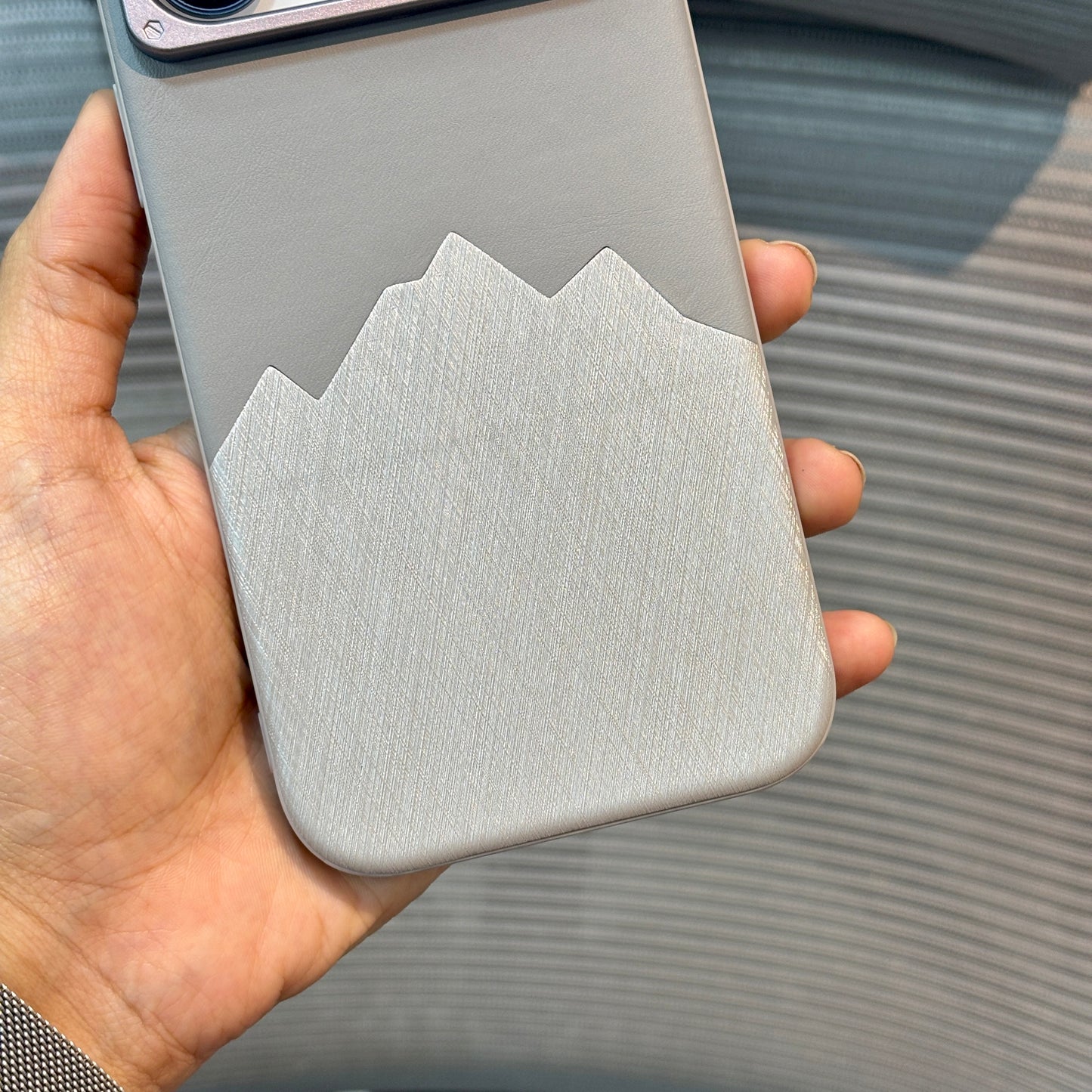 Foiluxe Leather Gloss iPhone 17 Pro Max Case