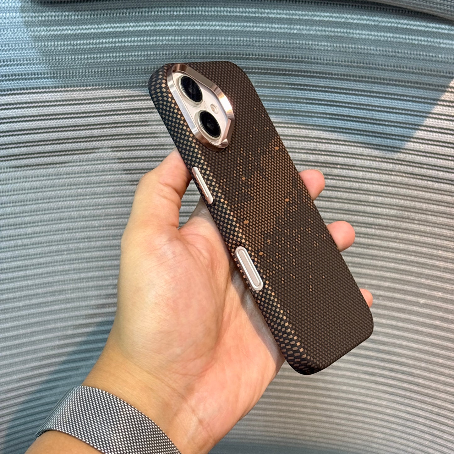 Carbonique MagSafe iPhone 16 Pro Case