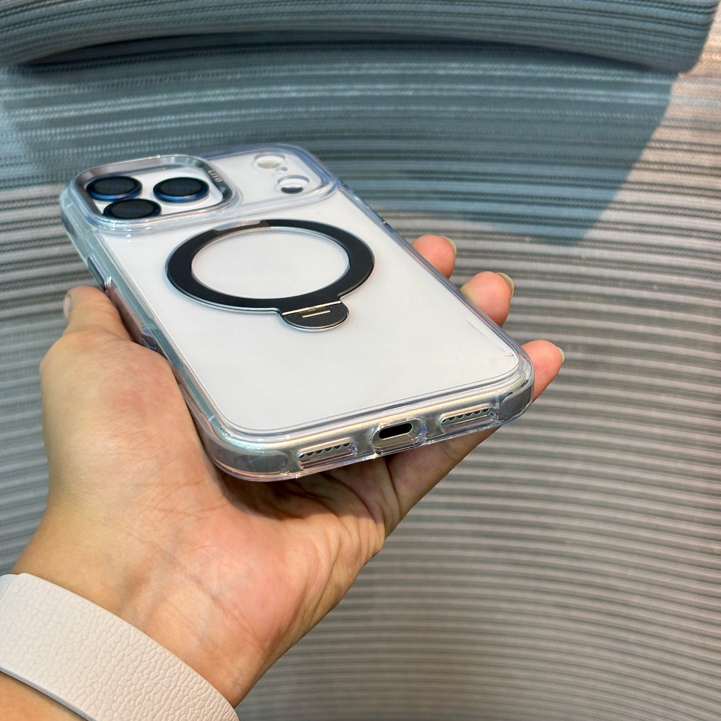 CrystalStand MagSafe iPhone 17 Pro Case