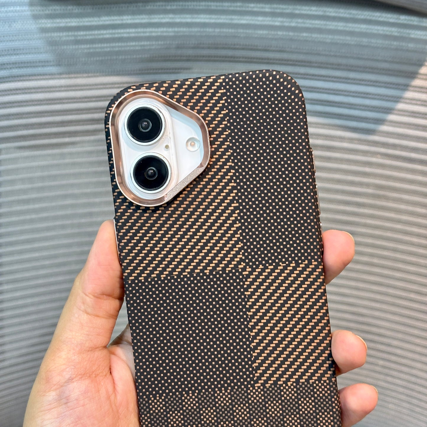 Carbonique MagSafe iPhone 16 Pro Case