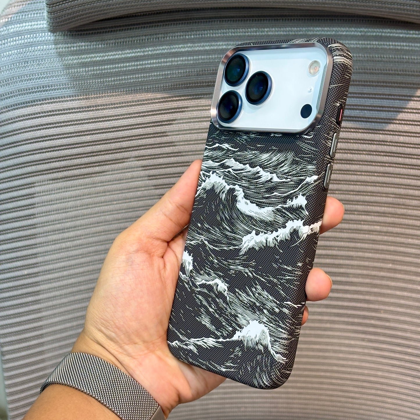 Carbonique MagSafe iPhone 16 Pro Case