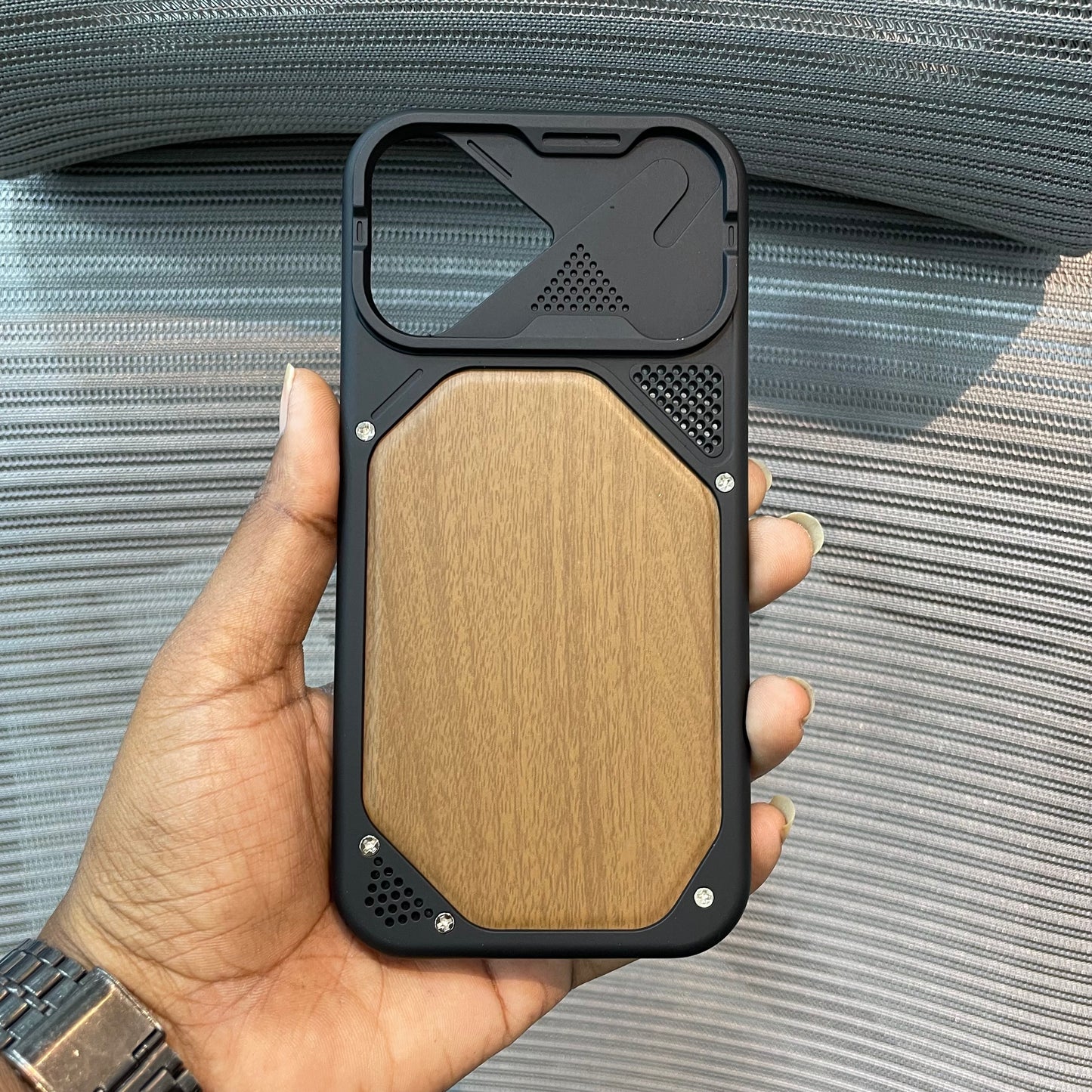 WoodFrame Slim iPhone 17 Case