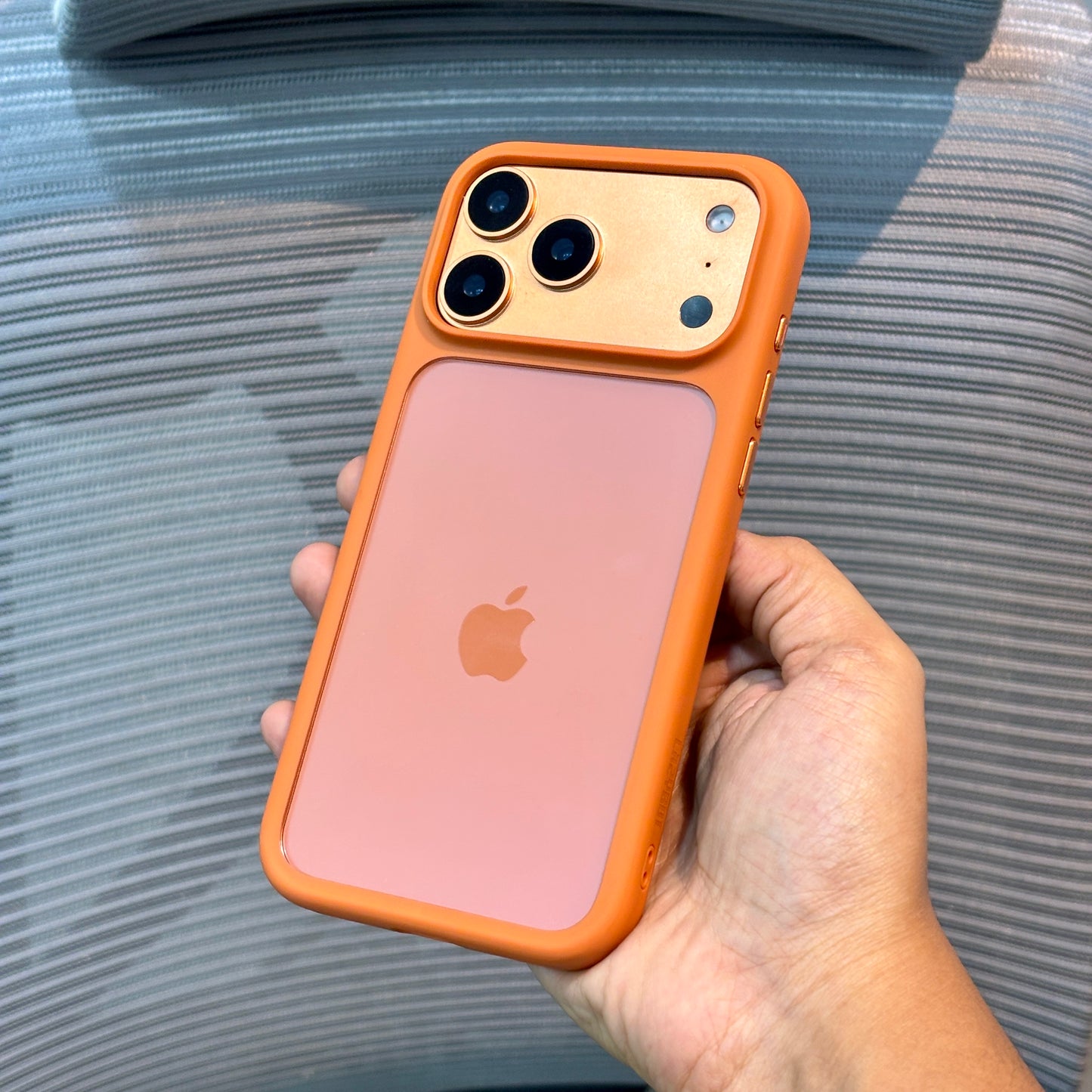 ClearEdge Color-Border iPhone 17 Pro Max Case