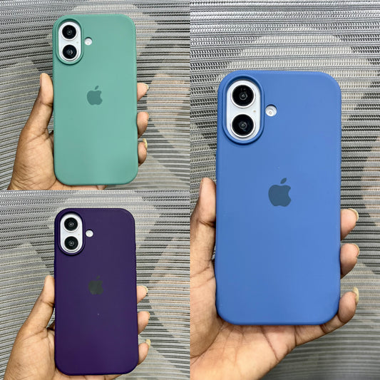 Silicone Logo MagSafe iPhone 17 Case