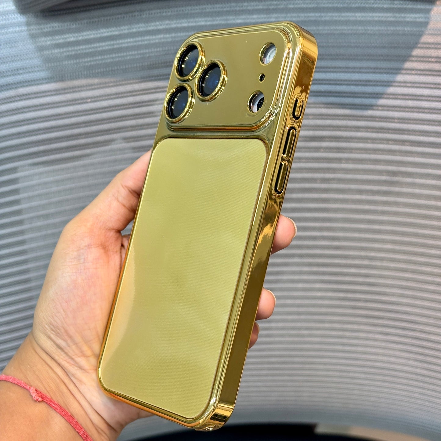 GoldMirr Classic iPhone 15 Pro Max Case