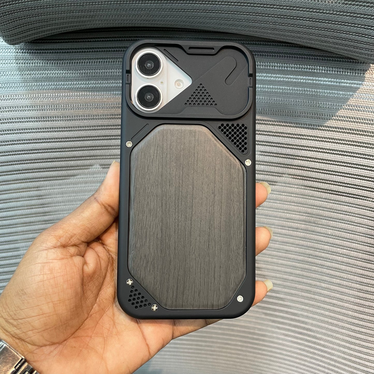 WoodFrame Slim iPhone 17 Case