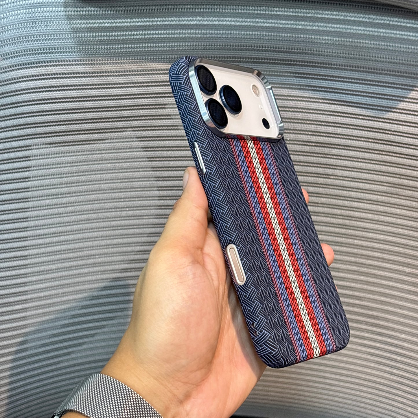 Carbonique MagSafe iPhone 17 Case