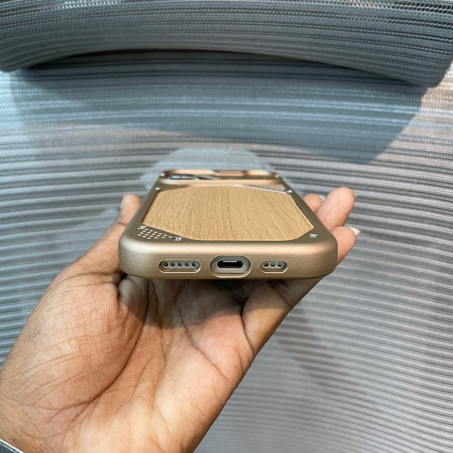 WoodFrame Slim iPhone 17 Case