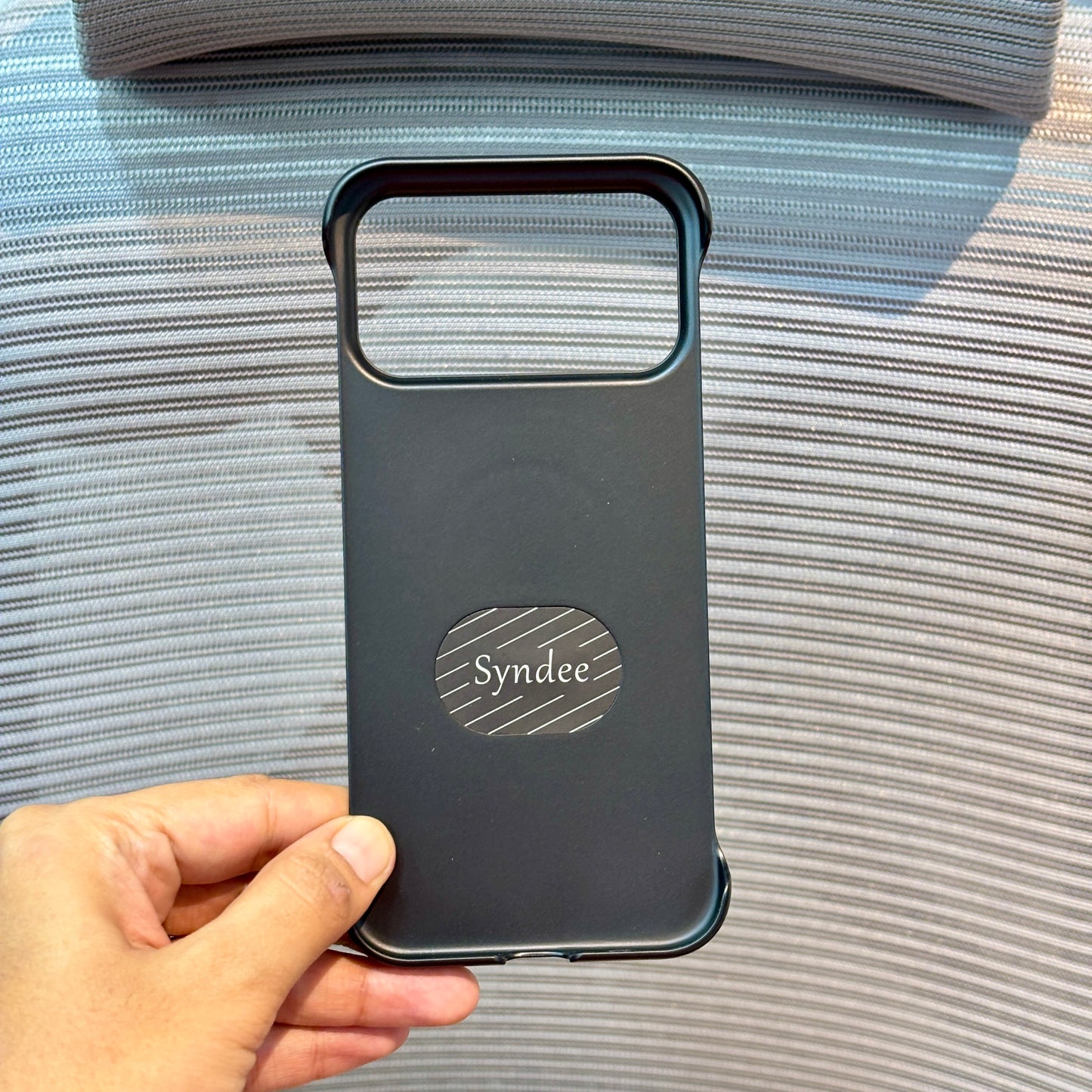 Axis Stand MagSafe iPhone 15 Series Case