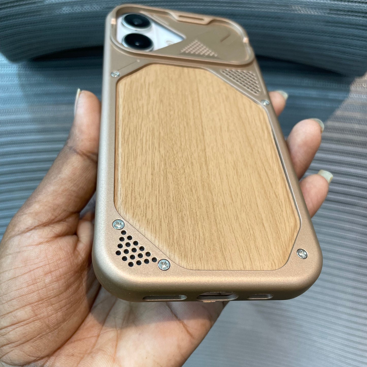 WoodFrame Slim iPhone 17 Case