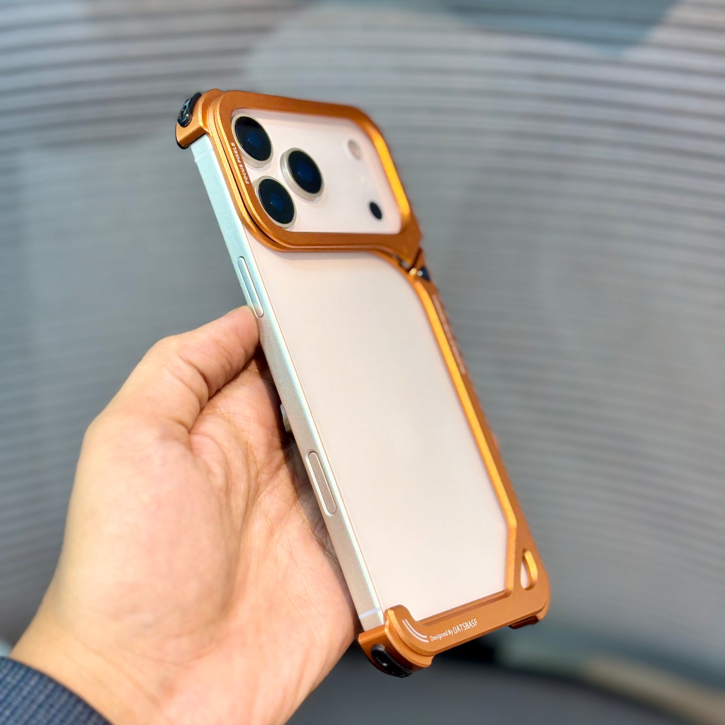 ShowCase Metal Bumper Stand iPhone 17 Pro Case