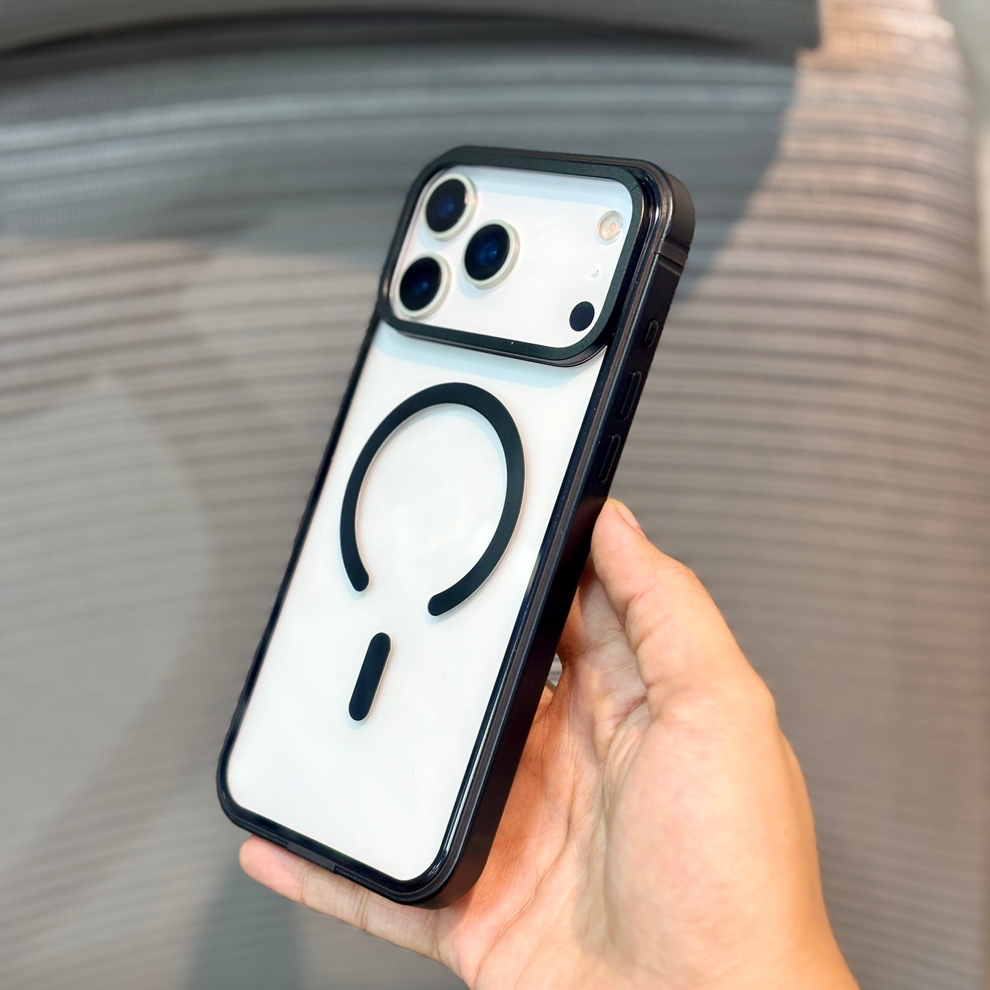 LumiFrame MagSafe iPhone 17 Case