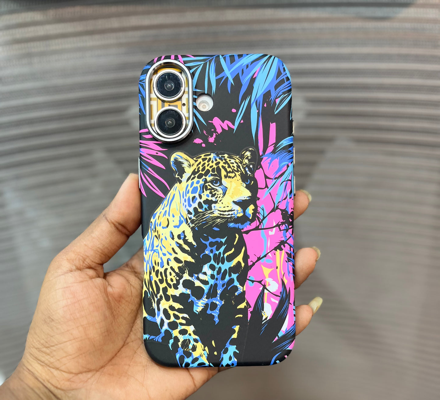 Leopard Texture MagSafe iPhone 17 Cover