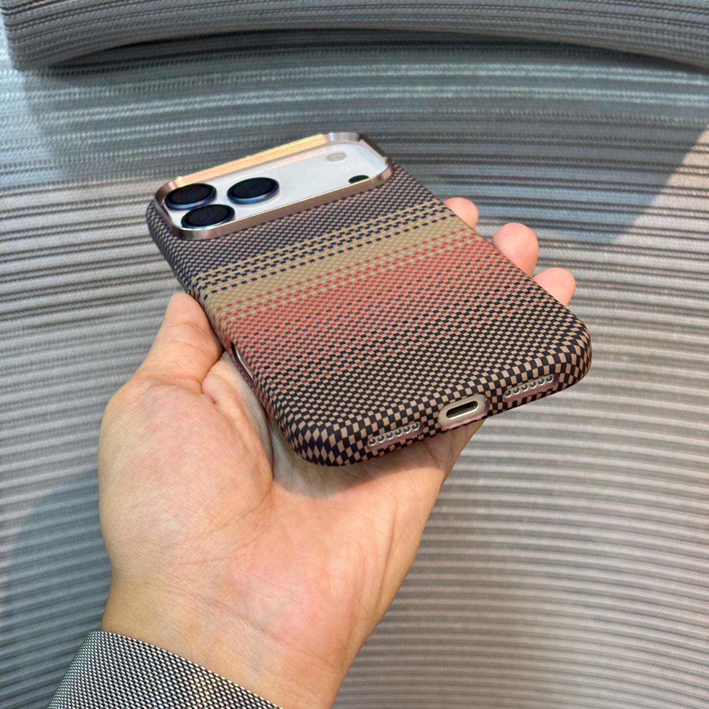 Carbonique MagSafe iPhone 16 Pro Case