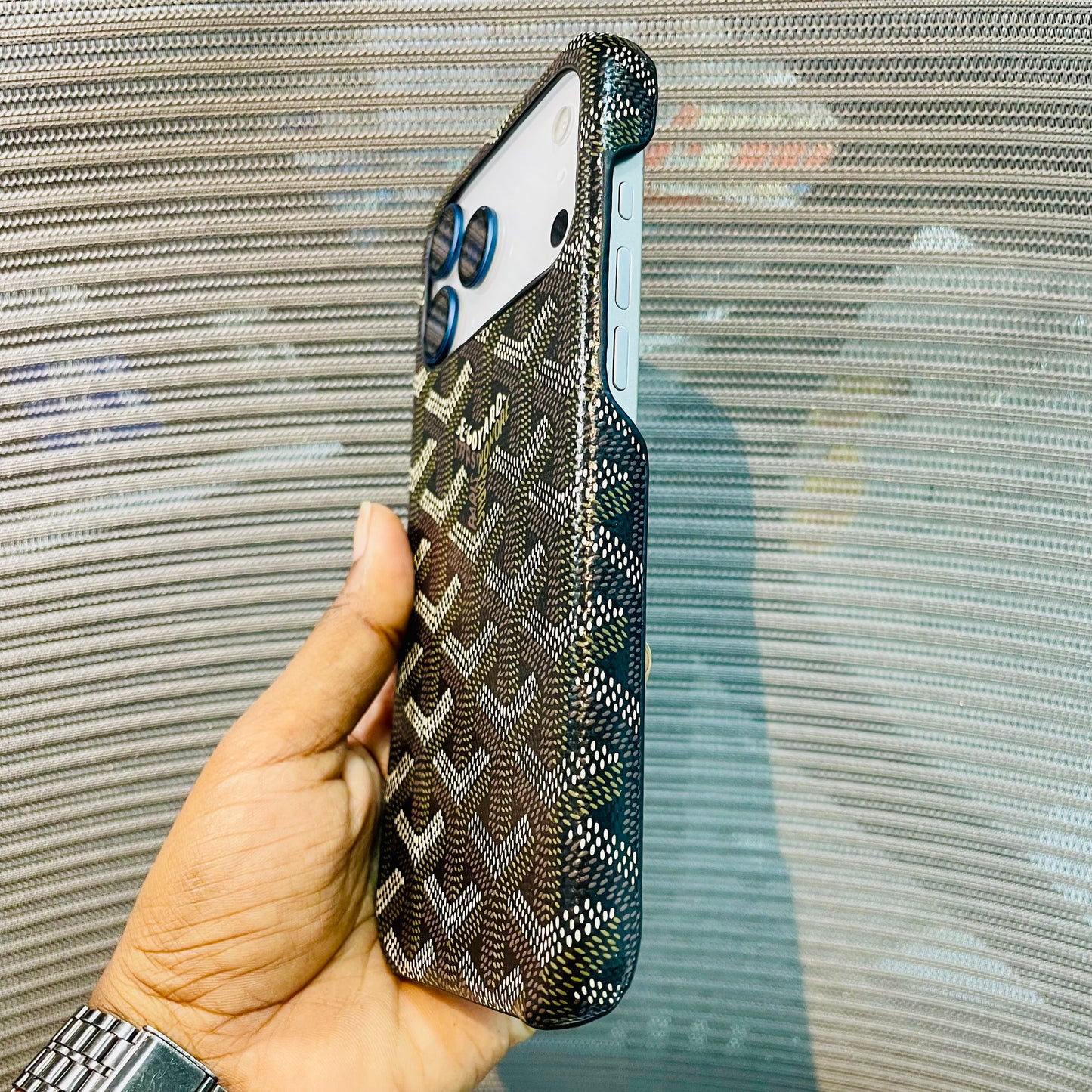 Luxe Printed Inner Fur iPhone 17 Pro Case