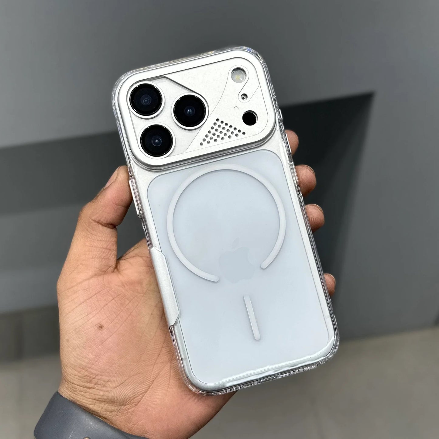 HaloFrame MagSafe Clear Case