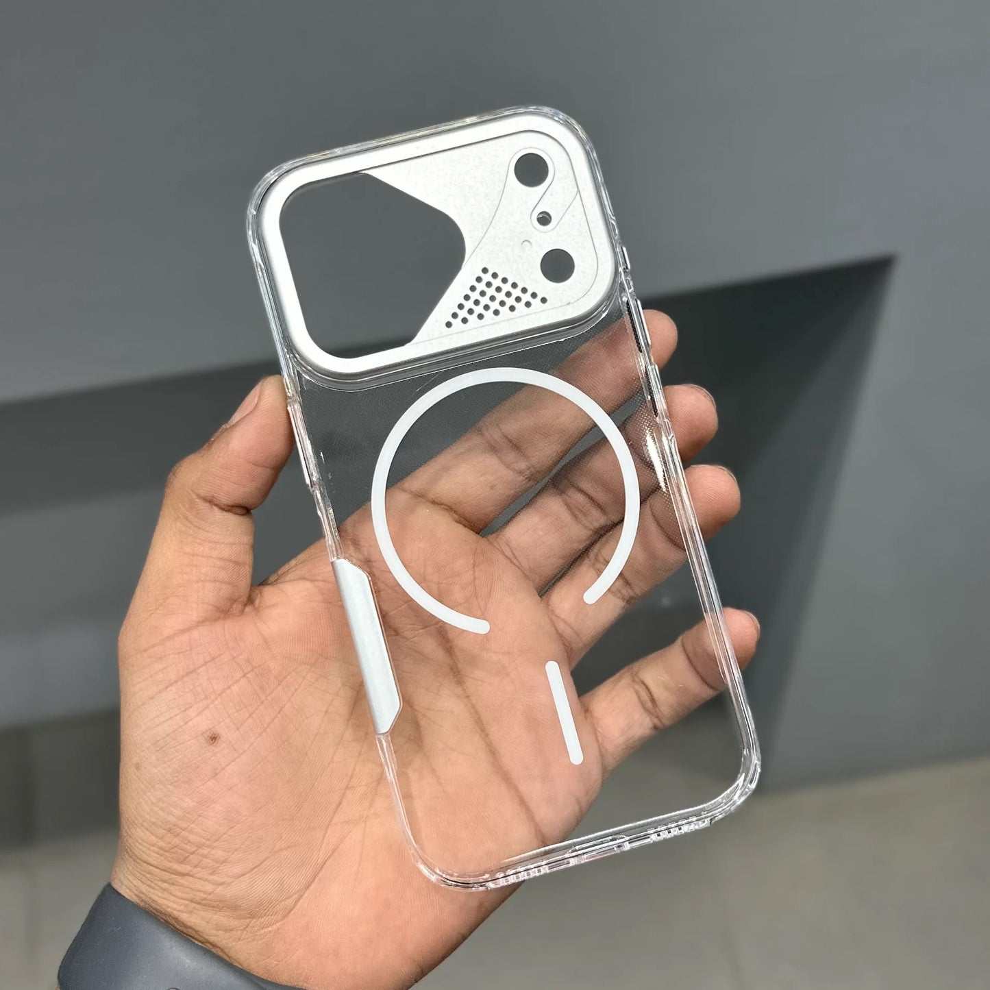 HaloFrame MagSafe Clear Case