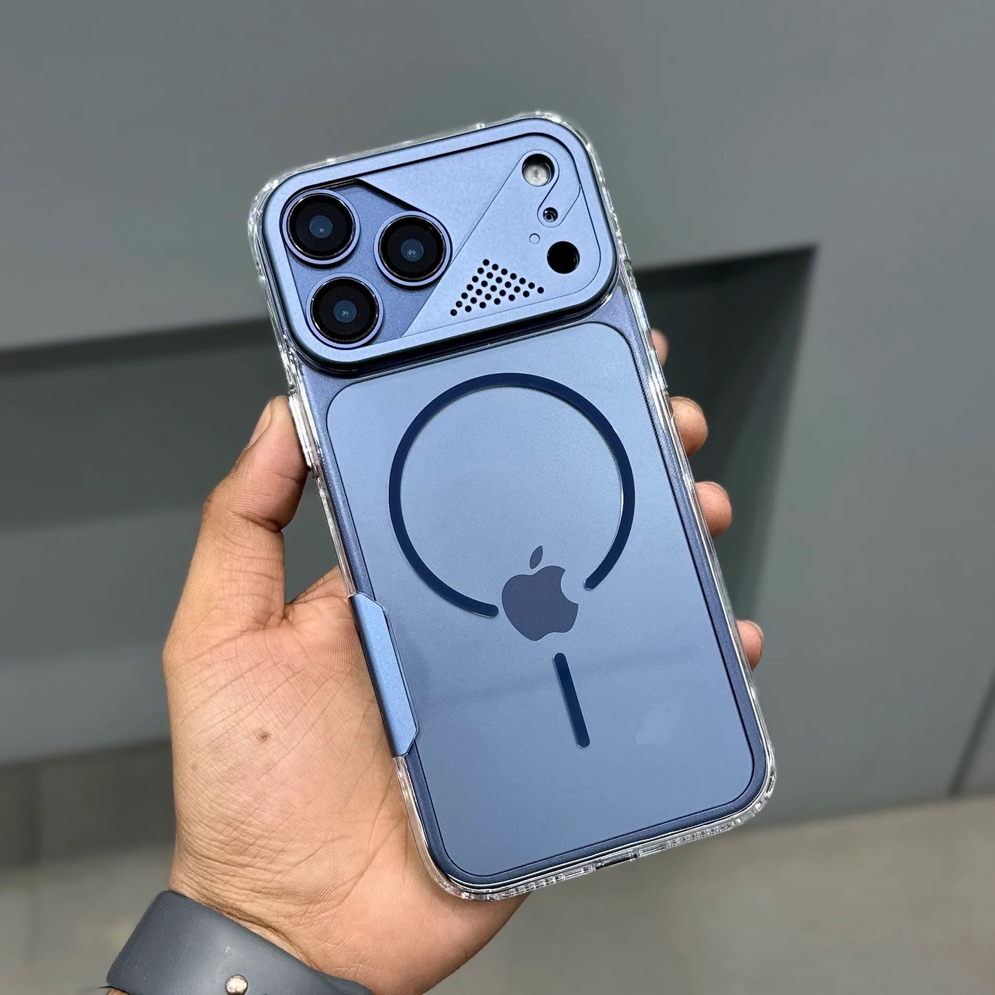 HaloFrame MagSafe Clear Case