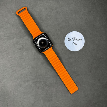 Magnetic Silicone Wave Textured Apple Watch Strap for 42 / 44 / 45 / 49 mm